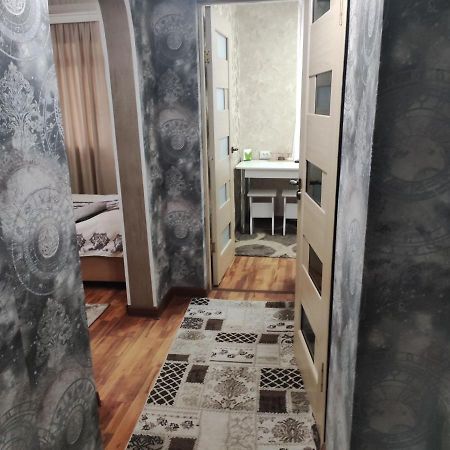 Комфортная Квартира Для 2Х Персон Apartamento Bishkek Exterior foto