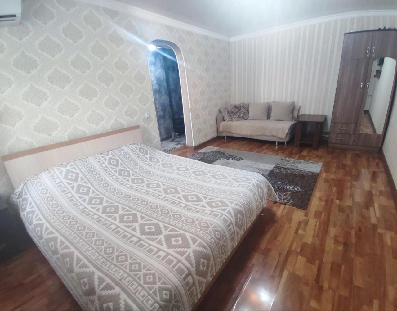 Комфортная Квартира Для 2Х Персон Apartamento Bishkek Exterior foto