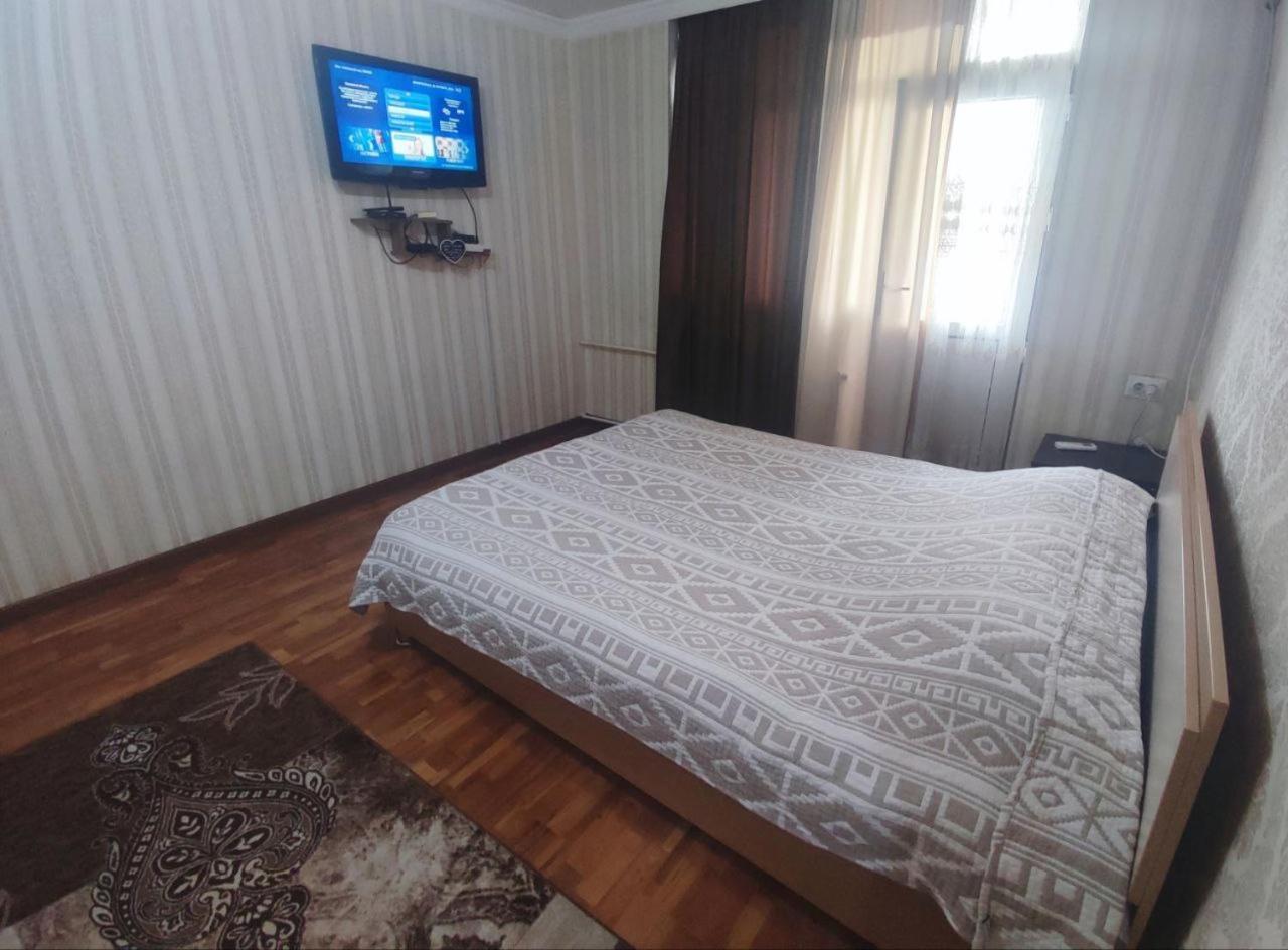 Комфортная Квартира Для 2Х Персон Apartamento Bishkek Exterior foto